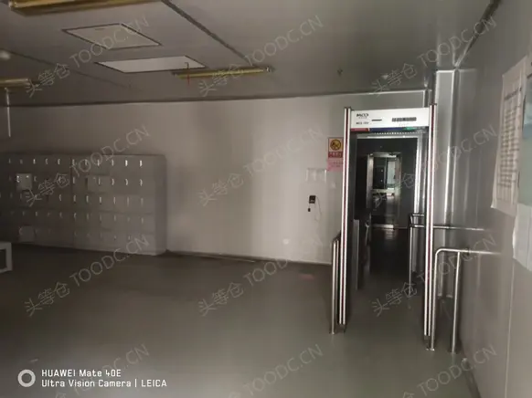 楼上1900平 厂房出租 业主直租 配套办公室 可做仓储