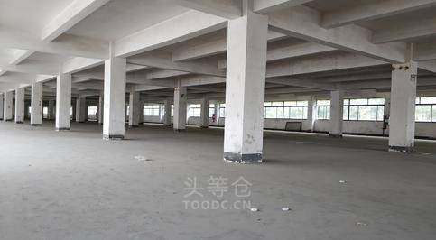 松江佘山多层库出租 租期灵活 可分割 层高3米 有产证 配套办公室宿舍食堂 适合仓储加工快递快运等