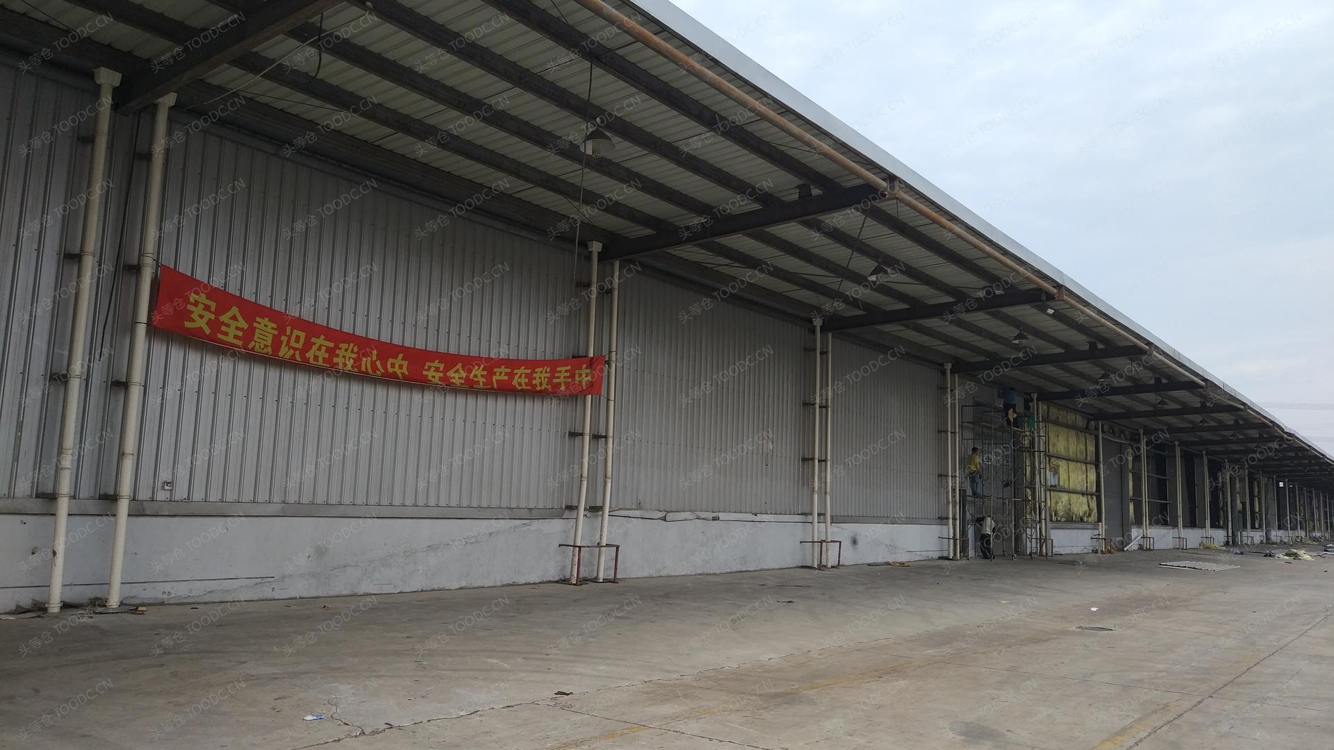 奉贤四团单层仓库出租 租期灵活 带消防喷淋 层高8米 原房东 104地块 有产证 配套办公室宿舍食堂 适合金属设备加工等_上海奉贤四团仓库厂房出租