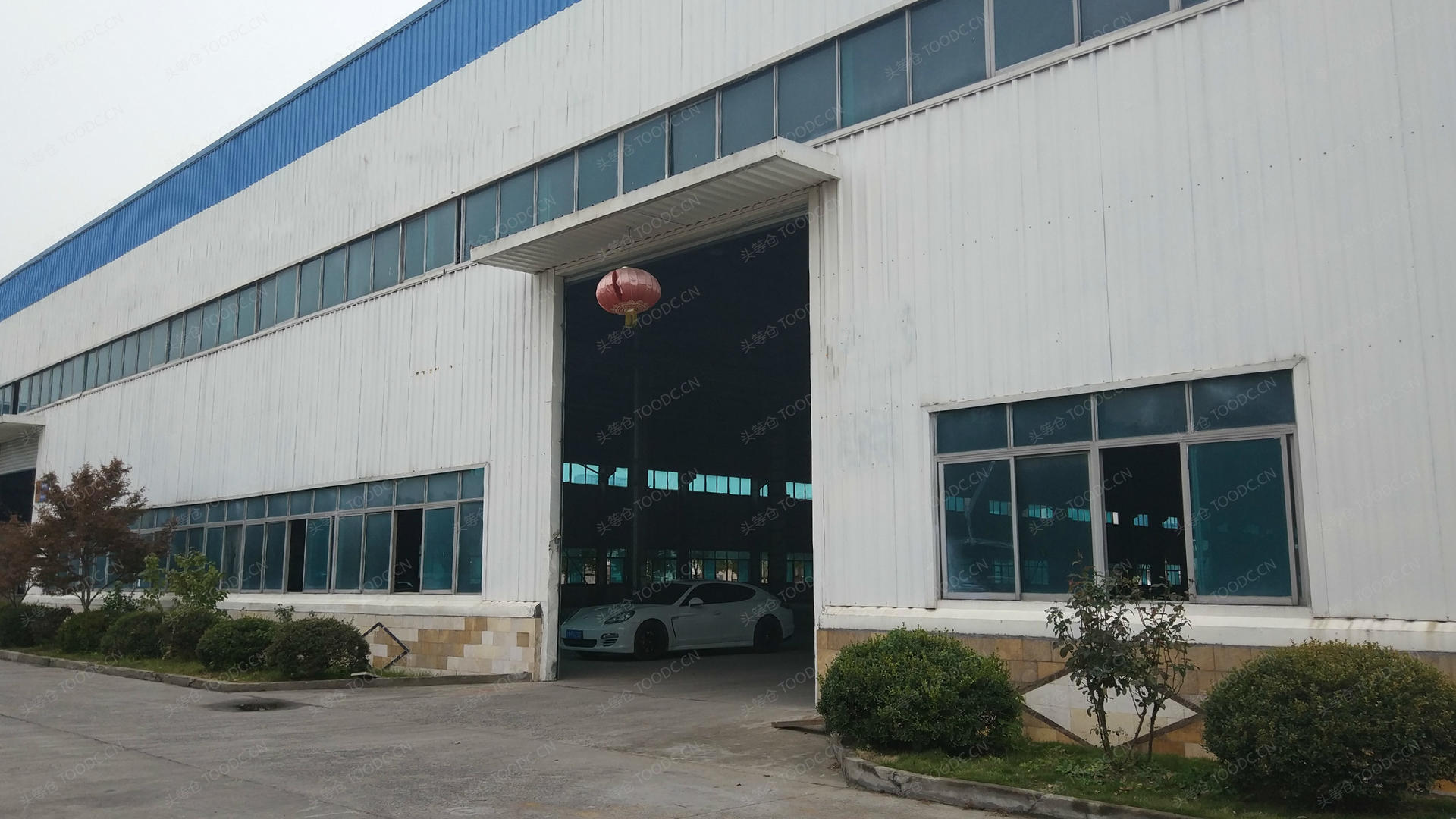 闵行华漕单层厂房出租 层高9.7米 104地块 有产证 配套办公室 适合设备服装加工等_上海闵行华漕仓库厂房出租