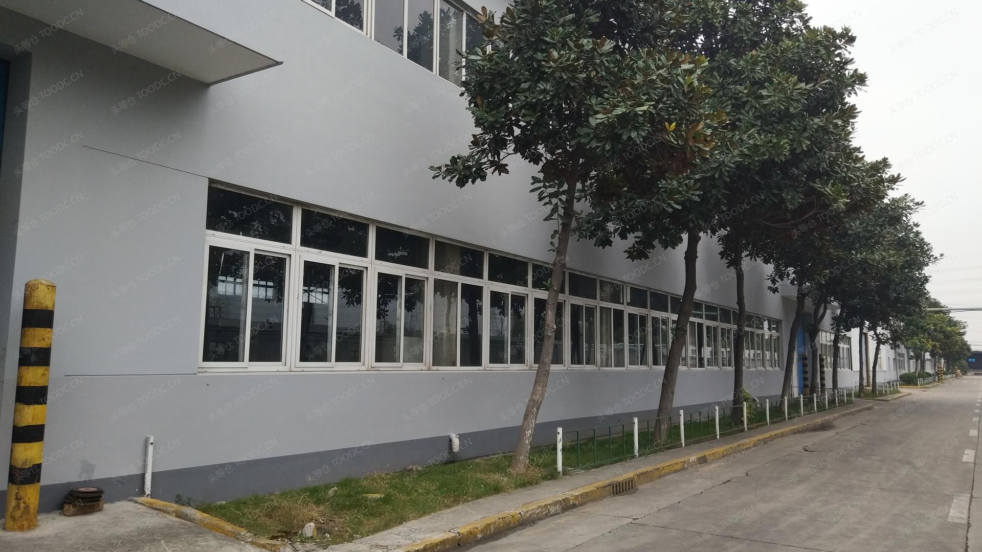 青浦华新单层和多层仓库厂房出租 租期灵活 可分割 有行车 层高9米 有产证 配套办公室食堂 适合仓储城市配送等_上海青浦华新仓库厂房出租