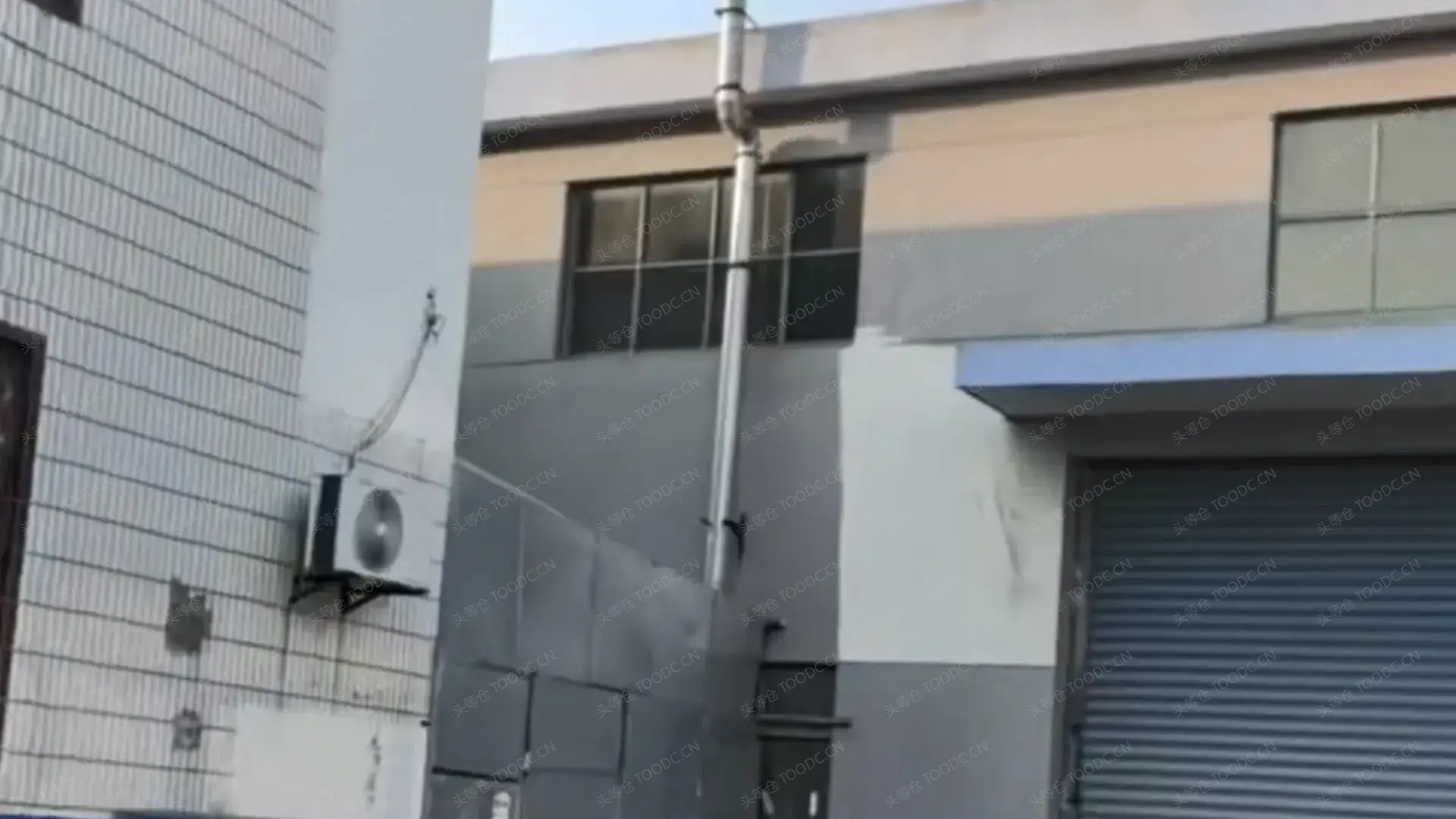 奉贤柘林单层厂房出租 有行车 层高9米 原房东 配套办公室_上海奉贤柘林仓库厂房出租