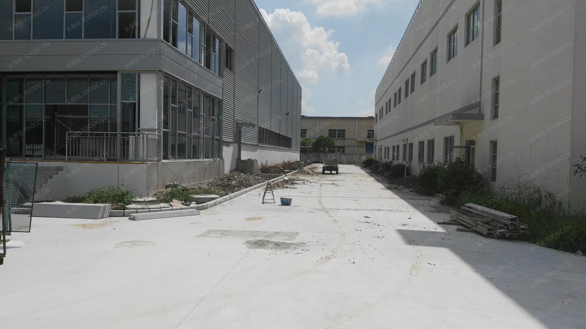 浦东惠南单层仓库出租 带消防喷淋 带月台 层高12米 原房东 104地块 有产证 适合仓储等_上海浦东惠南仓库厂房出租