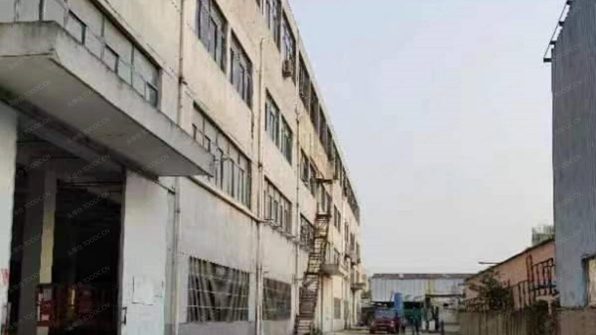 青浦重固多层仓库出租 可分割 层高9米 104地块 有产证 适合加工仓储等_上海青浦重固仓库厂房出租