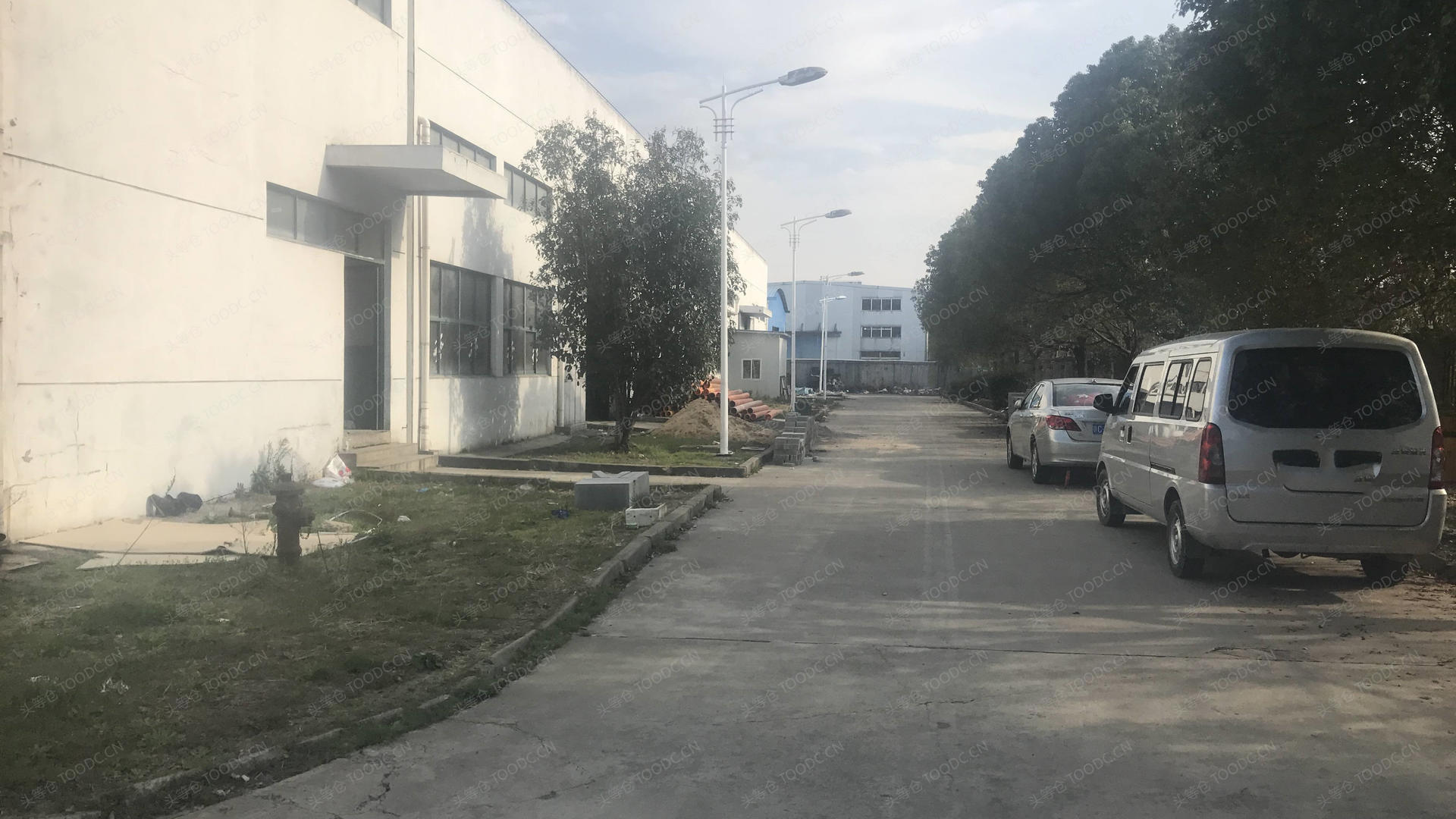 松江小昆山单层仓库出租 层高7.2米 104地块 有产证 配套办公室 适合设备服装加工等_上海松江小昆山仓库厂房出租