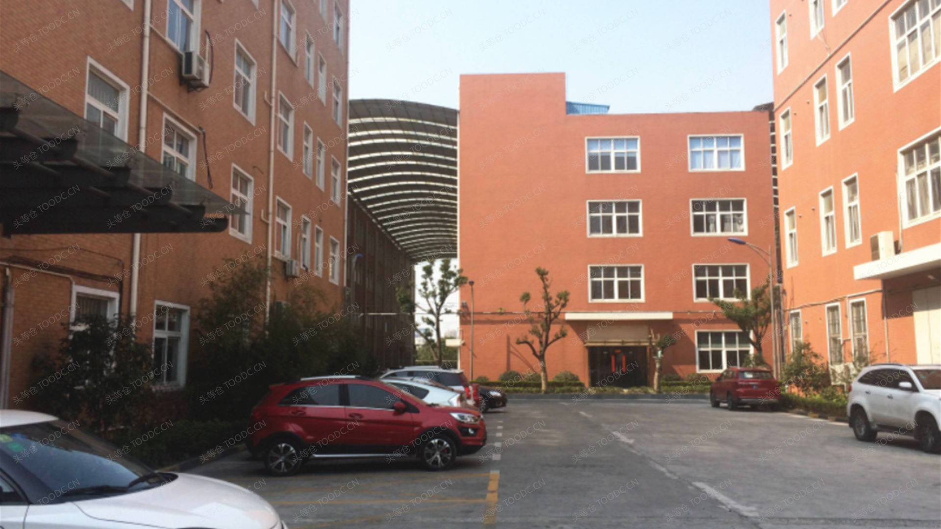 嘉定黄渡多层厂房出租 租期灵活 层高4米 原房东 104地块 有产证 配套办公室 可托管 适合服装家具家电加工等_上海嘉定黄渡仓库厂房出租