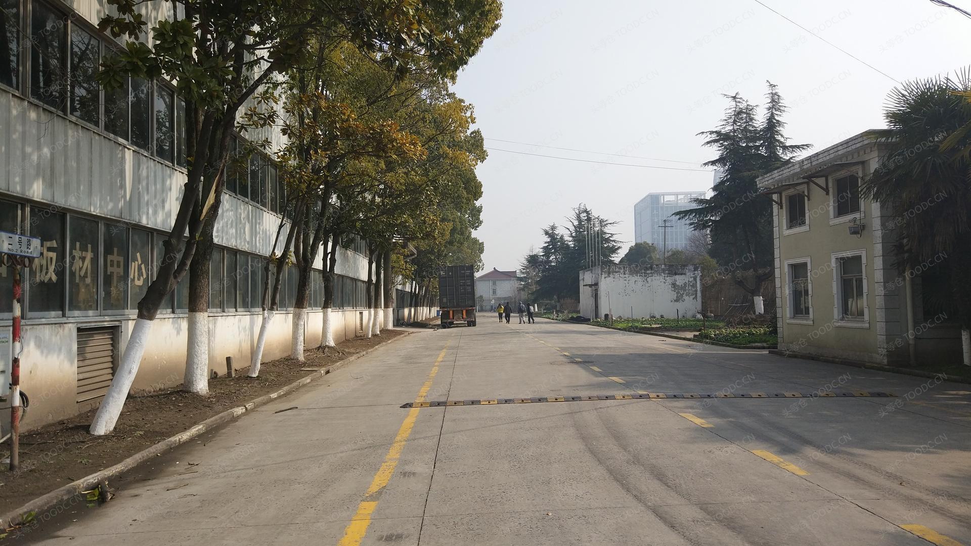 浦东宣桥单层危险品库出租 租期灵活 带消防喷淋 层高11.5米 原房东 104地块 有产证 适合快递快运等_上海浦东宣桥仓库厂房出租