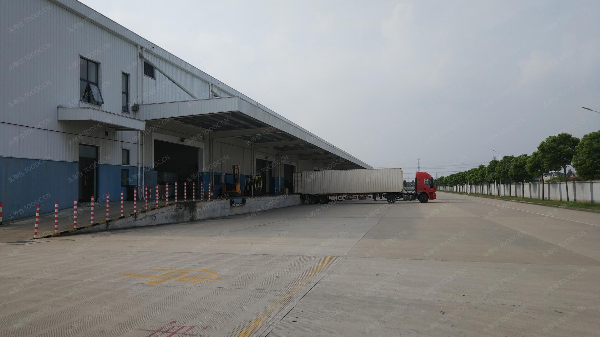 奉贤四团单层仓库出租 可分割 带消防喷淋 带月台 层高8.5米 原房东 104地块 有产证 适合加工仓储等_上海奉贤四团仓库厂房出租