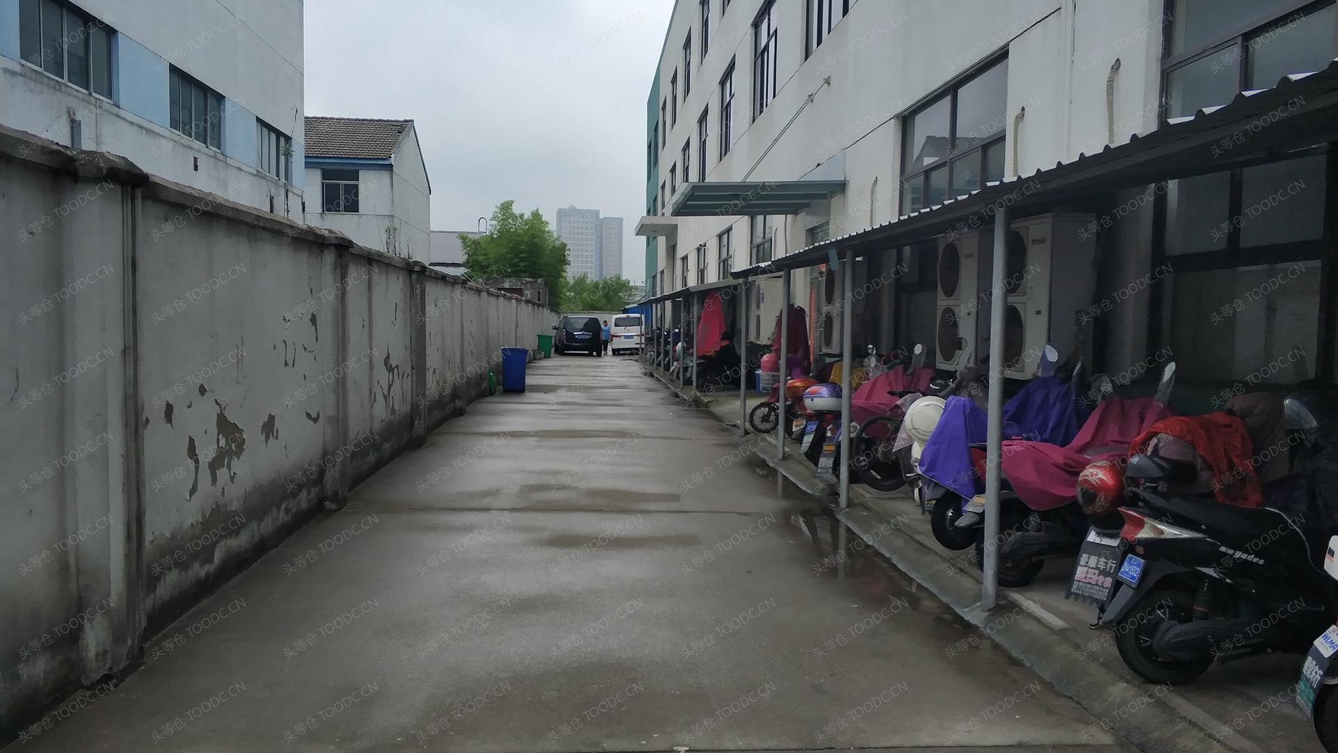 昆山开发区单层厂房出租 层高9米 原房东 有产证 配套办公室 适合设备加工仓储等_苏州昆山开发区仓库厂房出租