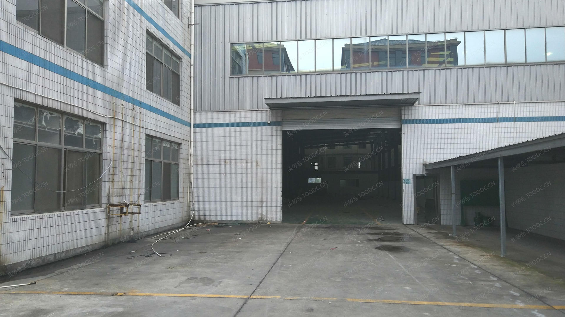 松江新桥单层厂房出租 可分割 层高9.8米 原房东 104地块 有产证 配套办公室 适合设备加工仓储等_上海松江新桥仓库厂房出租