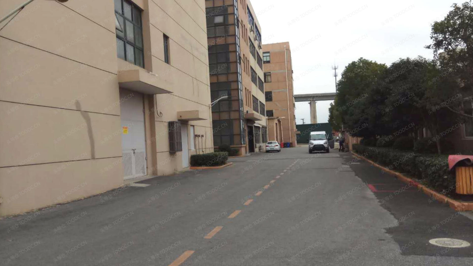 松江新桥多层仓库出租 可分割 带消防喷淋 层高4米 原房东 104地块 配套办公室 适合仓储等_上海松江新桥仓库厂房出租