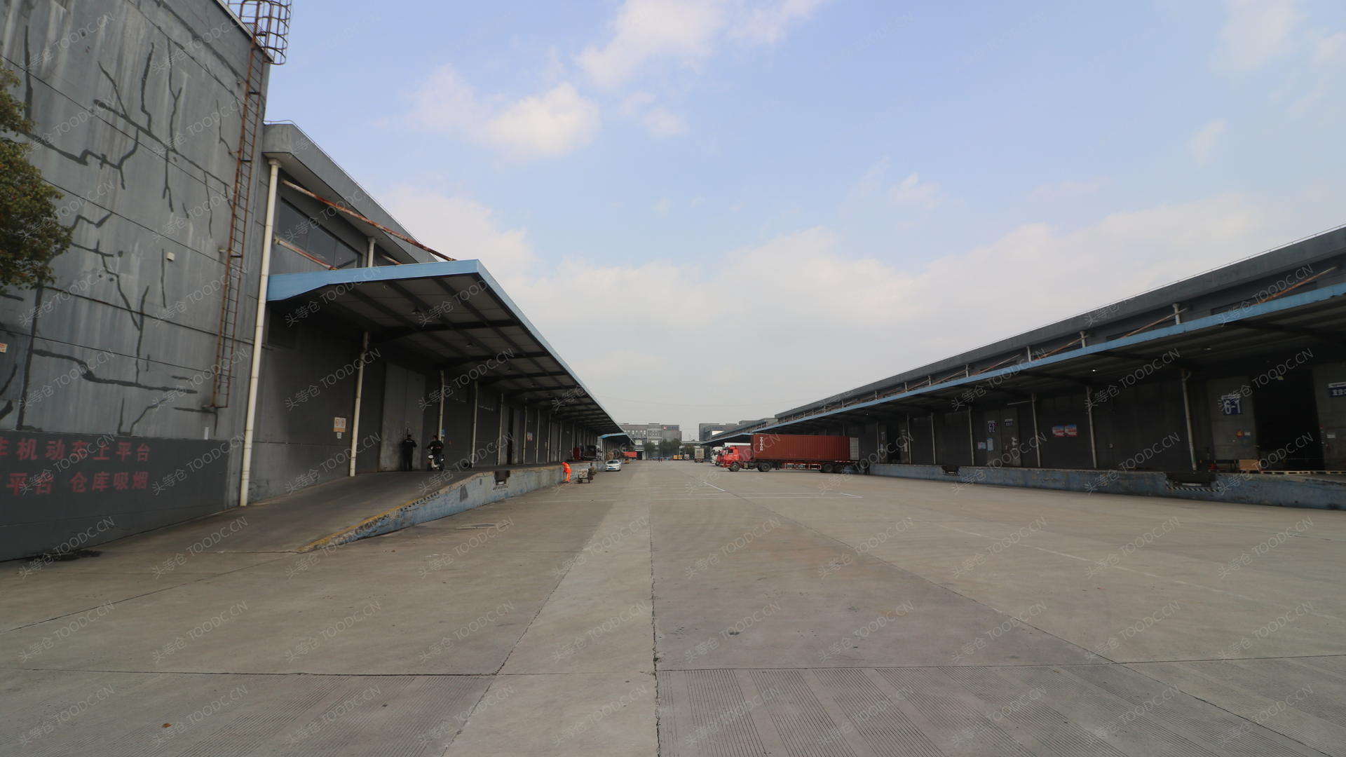 奉贤奉浦社区单层仓库出租 租期灵活 可分割 带消防喷淋 带月台 层高12米 104地块 有产证 可托管 适合加工仓储等_上海奉贤奉浦仓库厂房出租