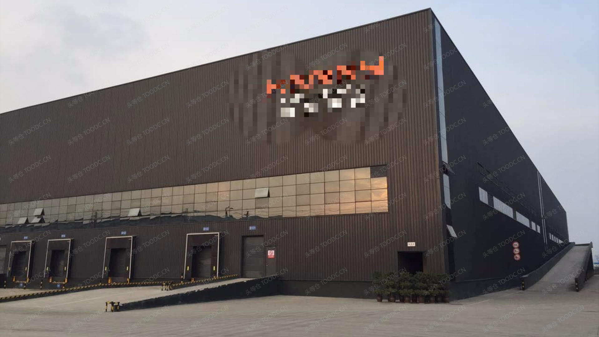 双流区西航港单层仓库出租 带消防喷淋 带月台 层高10米 有产证 适合仓储快递快运城市配送等_成都双流区西航港仓库厂房出租