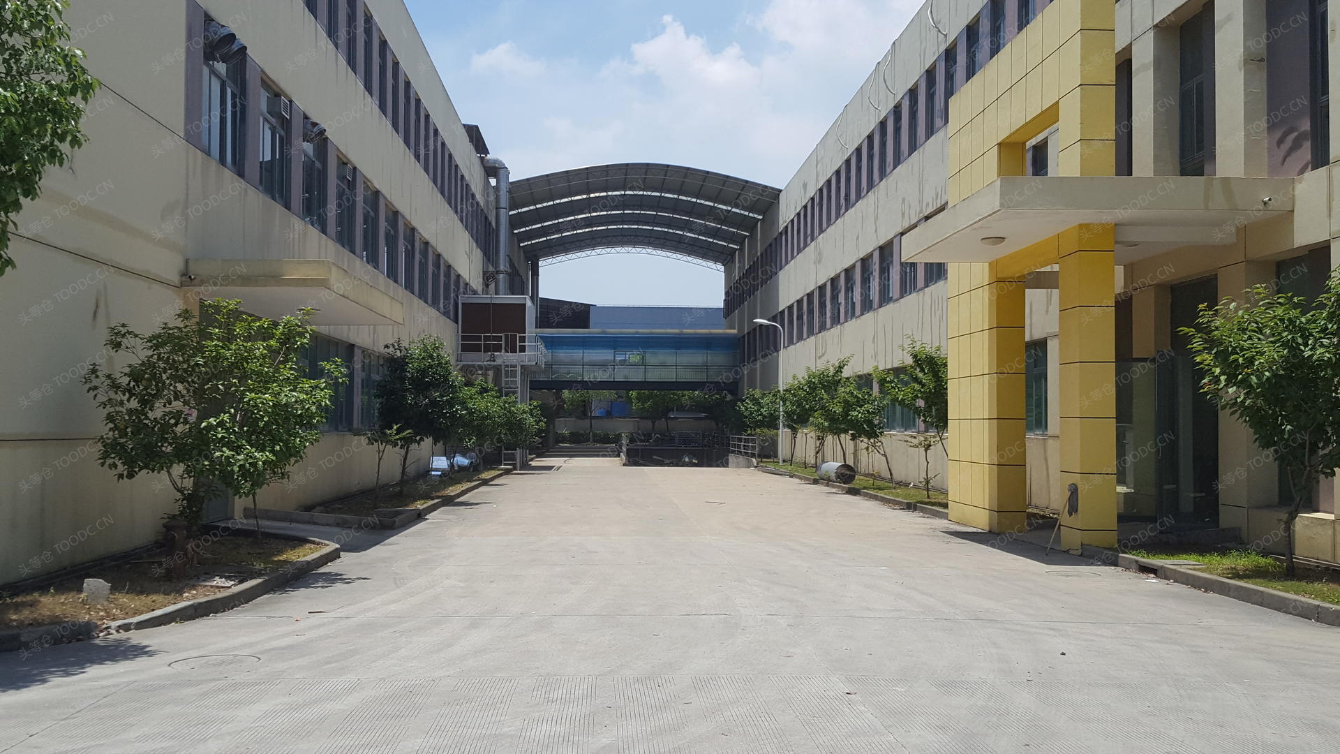 金山漕泾多层厂房出租 层高5.5米 原房东 104地块 有产证 可托管 适合设备家具家电医疗器械等_上海金山漕泾仓库厂房出租